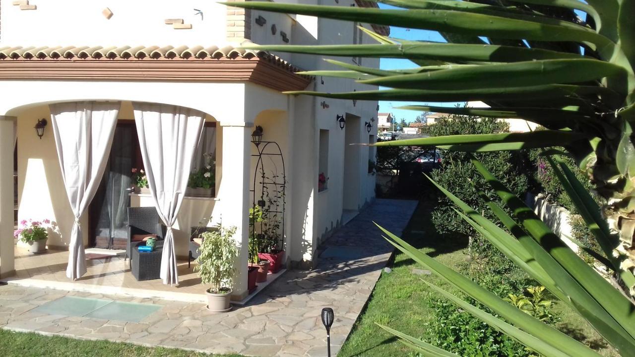 Casa Vacanze Menta Fiorita Flumini di Quartu Ngoại thất bức ảnh