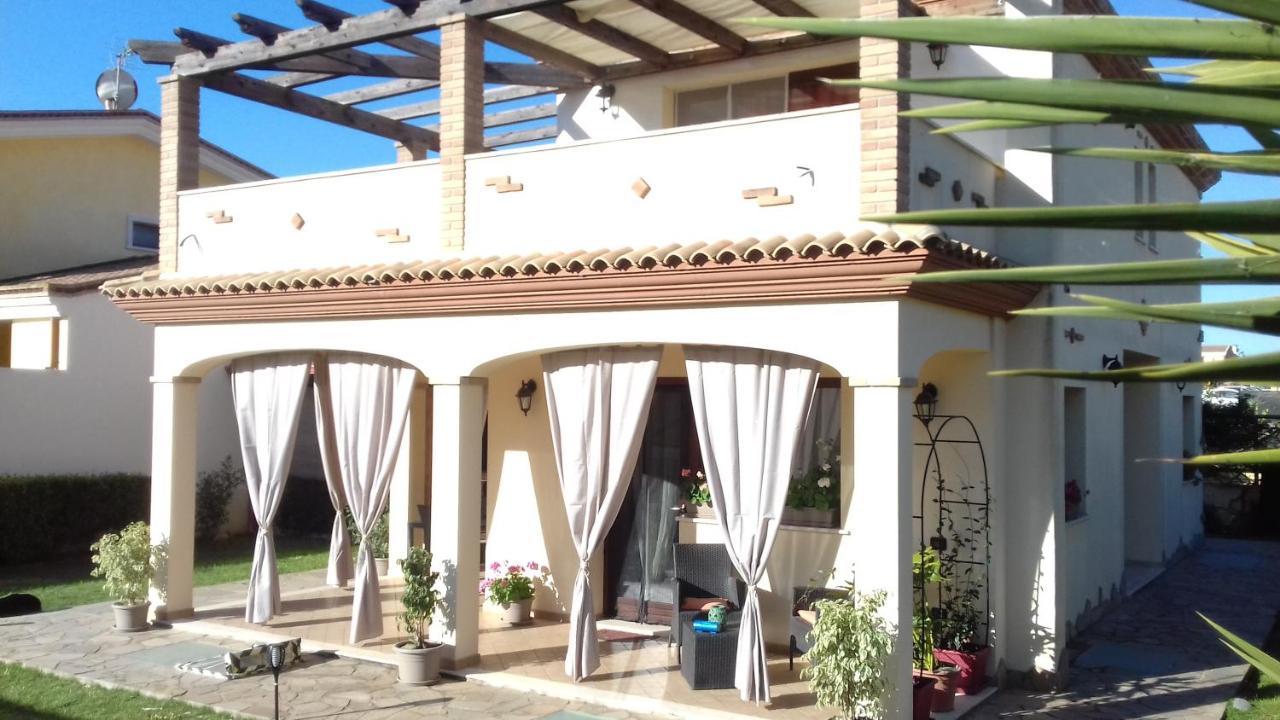Casa Vacanze Menta Fiorita Flumini di Quartu Ngoại thất bức ảnh