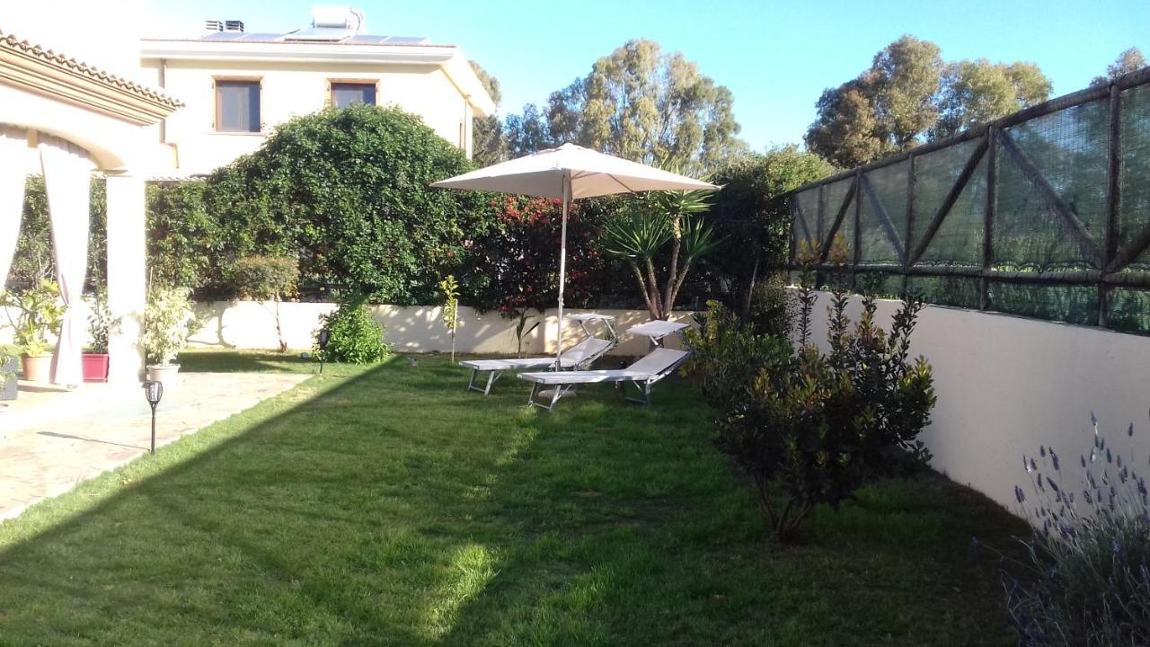 Casa Vacanze Menta Fiorita Flumini di Quartu Ngoại thất bức ảnh